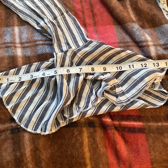 🥭 (4 for $15) OLIVIACEOUS Striped Off the Shoulder Blouse - Picture 5 of 7